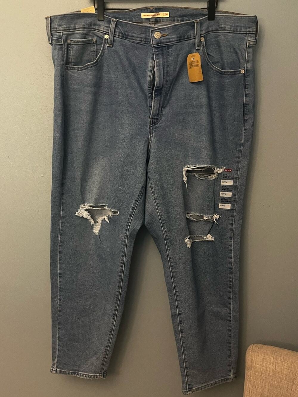 NWT Levi's Distressed High Waisted Mom Jeans